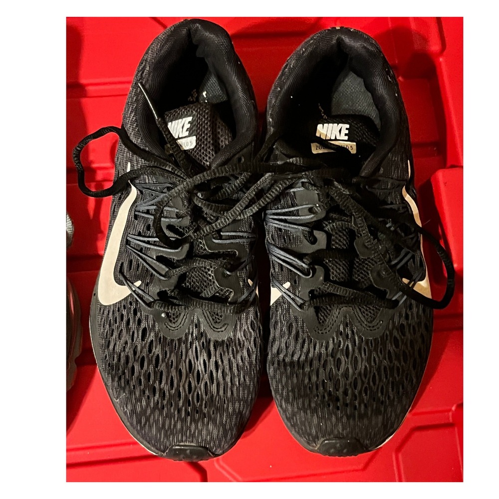 NIKE Zoom Winflo 5 Womens 8 Black White Breathable Running Shoes Sneakers